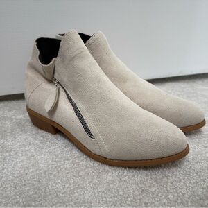 Women’s Cream Ankle Boots NEW